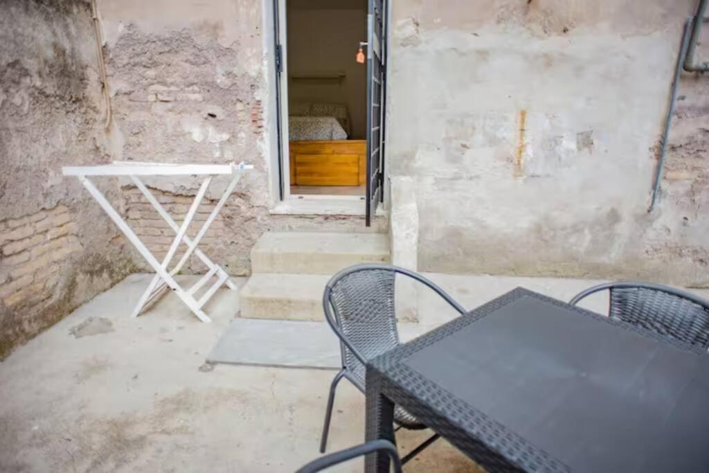 Studio, Metro+train To Fco Roma